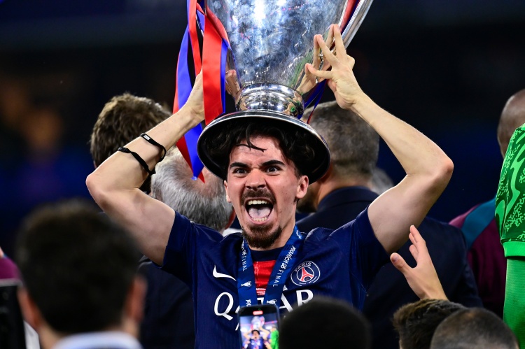 维蒂尼亚坦言金球奖提名令人欣喜 但认为巴黎队友同样值得入选