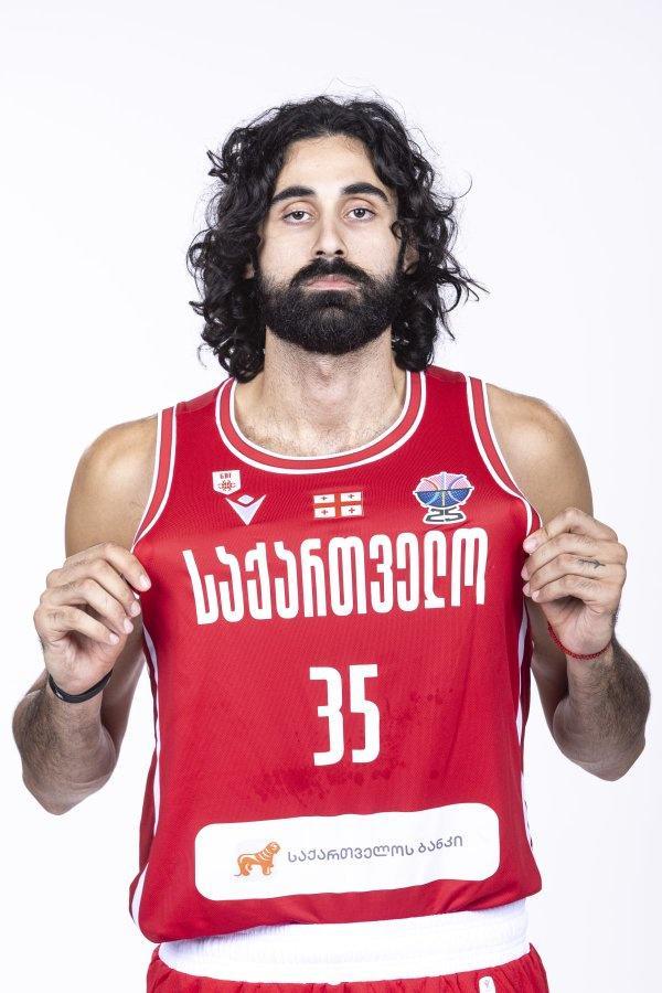 比分直播-艺术气息！魔术&amp;amp;格鲁吉亚中锋比塔泽在社交媒体晒出自己的新造型