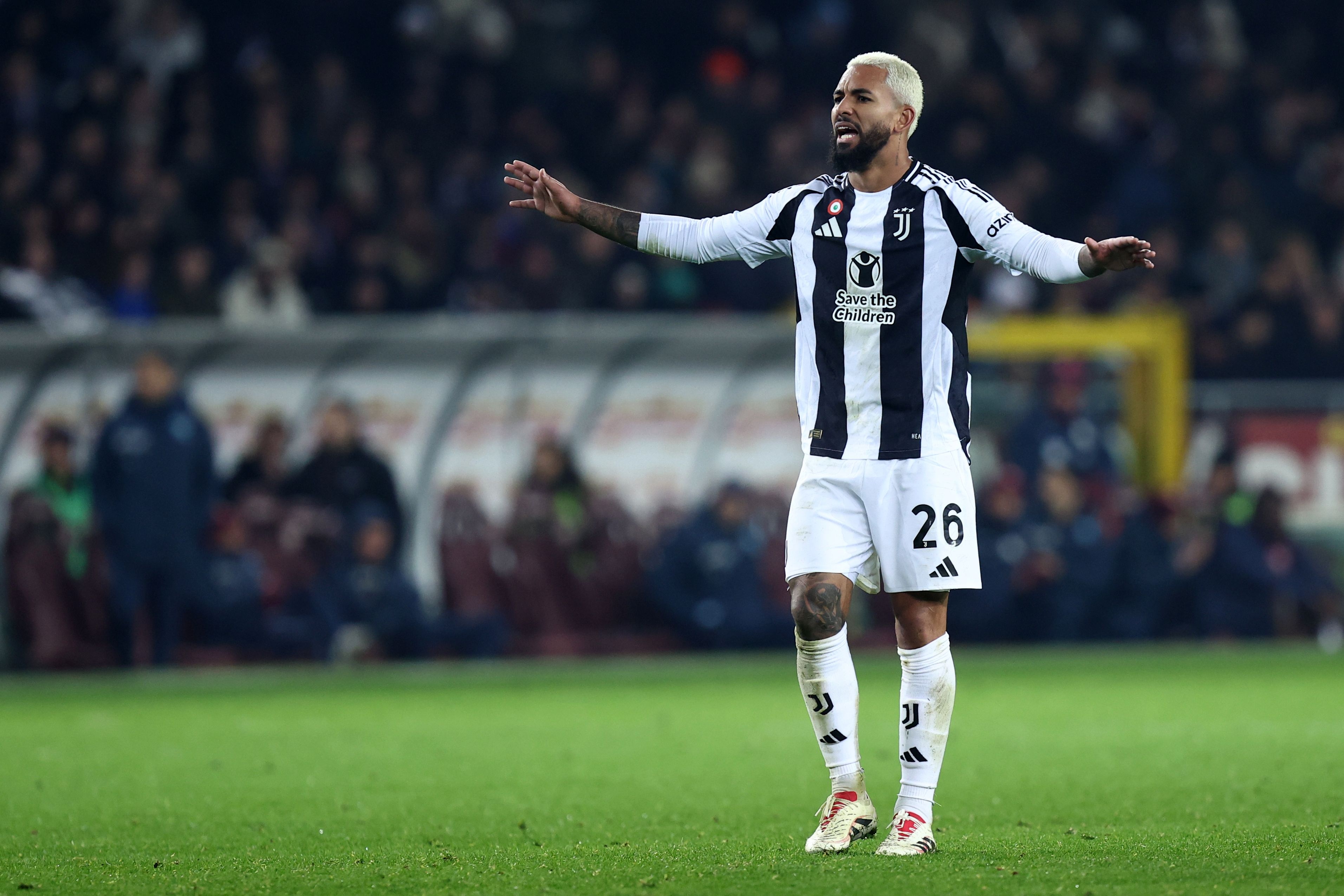 诺丁汉森林引援目标锁定道格拉斯-路易斯与穆萨 罗马诺透露