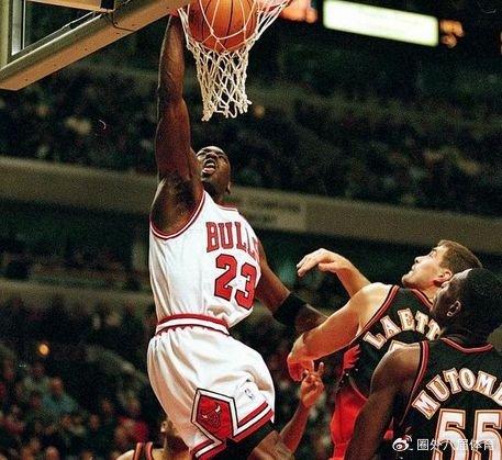 九游体育-生涯获得25次以上周最佳有多难？历史仅五人，现役三人，乔丹垫底